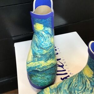 Galleria Enterprises, Inc. Starry Night Blue and Yellow Winter Boots